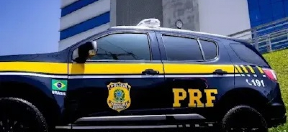 PRF apreende 81 unidades de emagrecedor importado ilegalmente na R�gis Bittencourt