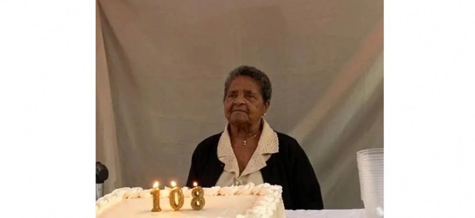 MORADORA MAIS ANTIGA DE CANAN�IA COMPLETA 108 ANOS E RECEBE HOMENAGENS